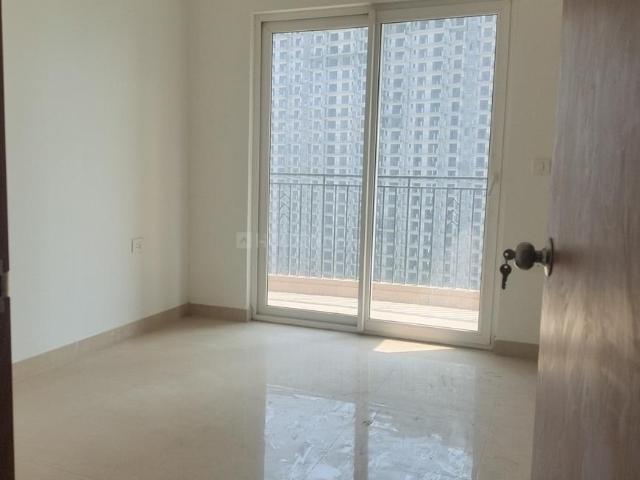 3 BHK Apartment in Sector 150 for rent Noida. The reference number is 19595460