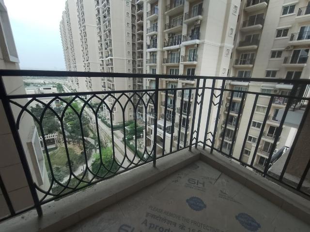 3 BHK Apartment in Sector 150 for rent Noida. The reference number is 20909795