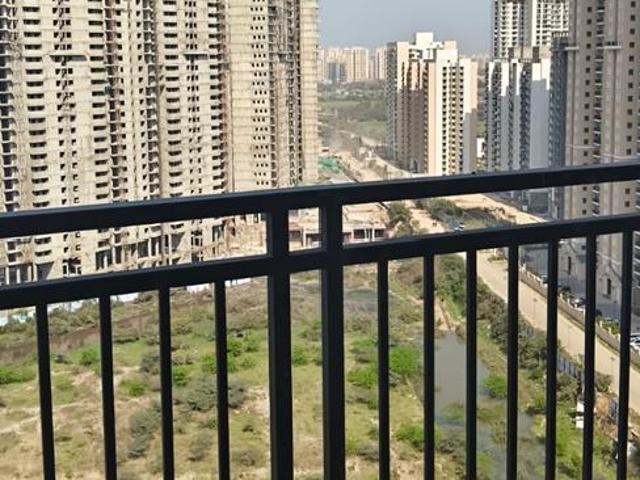 3 BHK Apartment in Sector 150 for rent Noida. The reference number is 21019933