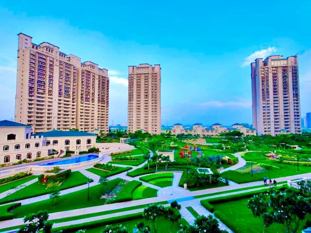 3 BHK Apartment in Sector 150 for rent Noida. The reference number is 21316886