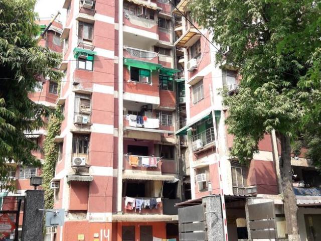 3 BHK Apartment in Sector 15 Rohini for resale New Delhi. The reference number is 17994637