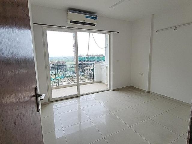 3 BHK Apartment in Sector 168 for rent Noida. The reference number is 21034469