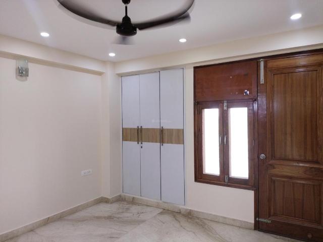 3 BHK Apartment in Sector 17 Dwarka for rent New Delhi. The reference number is 20148337
