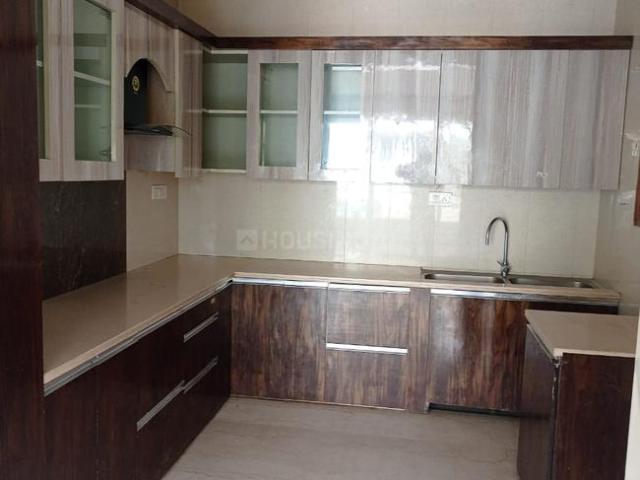 3 BHK Apartment in Sector 18 Dwarka for rent New Delhi. The reference number is 19439453