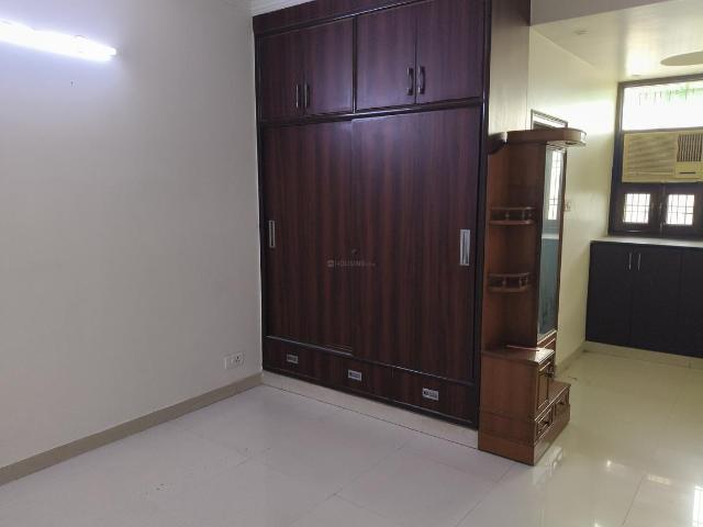 3 BHK Apartment in Sector 18 Dwarka for rent New Delhi. The reference number is 20300379