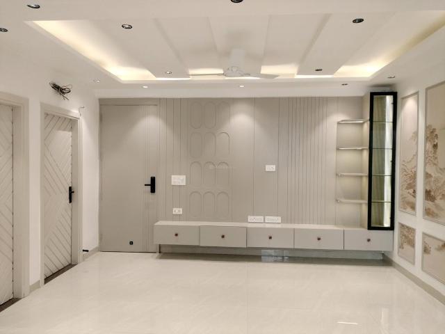 3 BHK Apartment in Sector 19 Dwarka for resale New Delhi. The reference number is 21283888