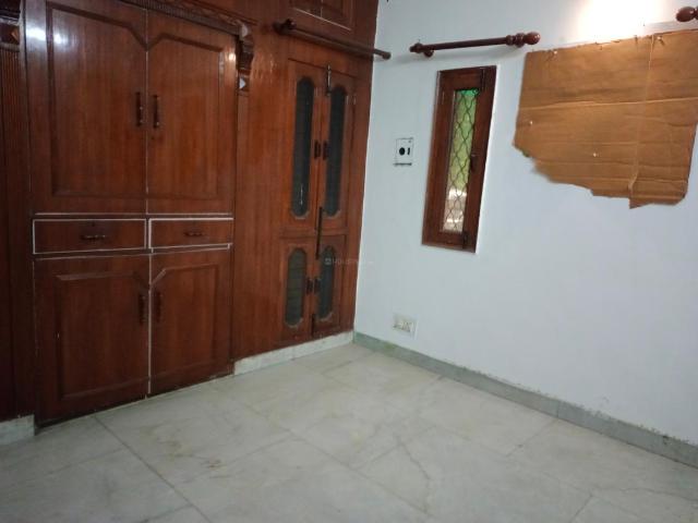 3 BHK Apartment in Sector 19 Rohini for resale New Delhi. The reference number is 20812465