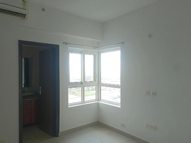 3 BHK Apartment in Sector 102 for rent Gurgaon. The reference number is 19454325