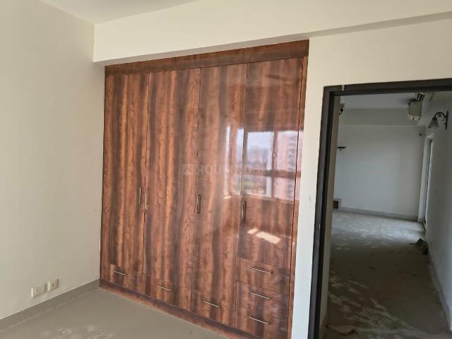 3 BHK Apartment in Sector 102 for rent Gurgaon. The reference number is 21082963