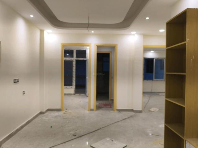 3 BHK Apartment in Sector 102 for resale Noida. The reference number is 19231485