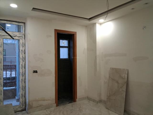 3 BHK Apartment in Sector 102 for resale Noida. The reference number is 19542371