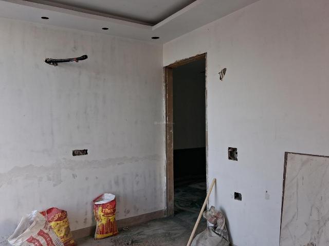 3 BHK Apartment in Sector 102 for resale Noida. The reference number is 19600971