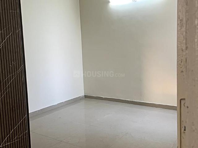 3 BHK Apartment in Sector 102 for resale Gurgaon. The reference number is 19830391