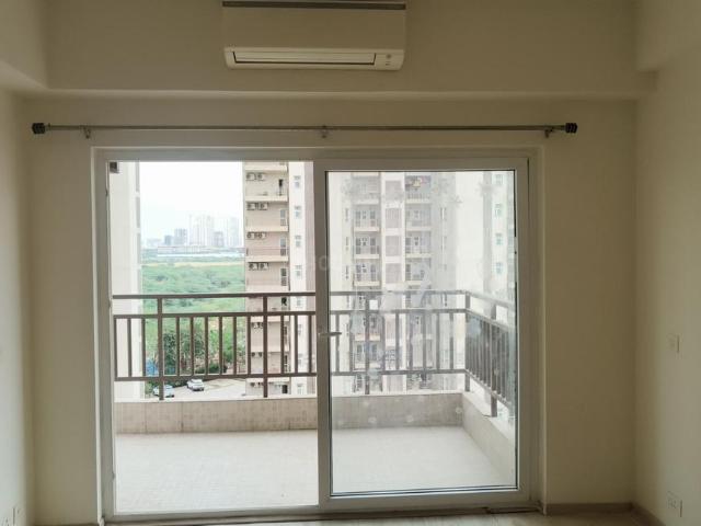 3 BHK Apartment in Sector 102 for resale Gurgaon. The reference number is 19888727