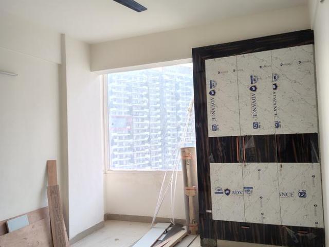 3 BHK Apartment in Sector 107 for rent Noida. The reference number is 19294251