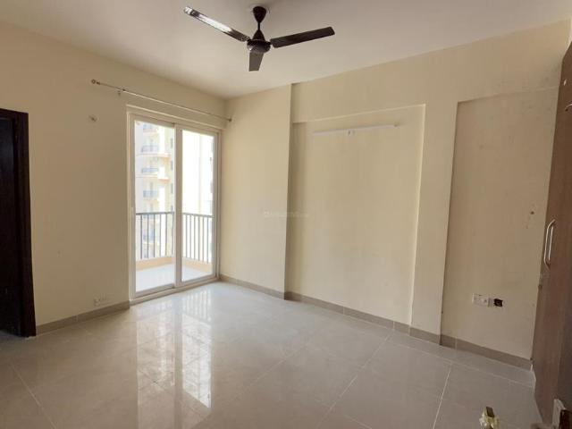 3 BHK Apartment in Sector 107 for rent Noida. The reference number is 20345639