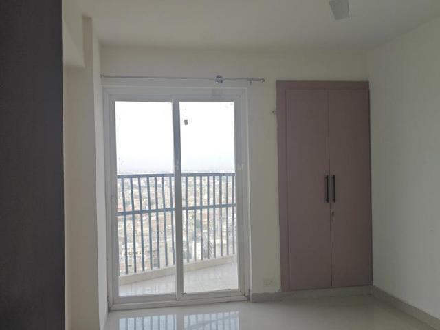 3 BHK Apartment in Sector 107 for rent Noida. The reference number is 20548976
