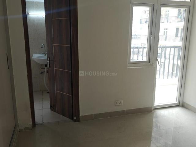 3 BHK Apartment in Sector 107 for rent Noida. The reference number is 20557260