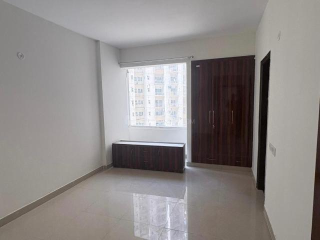 3 BHK Apartment in Sector 107 for rent Noida. The reference number is 20557441