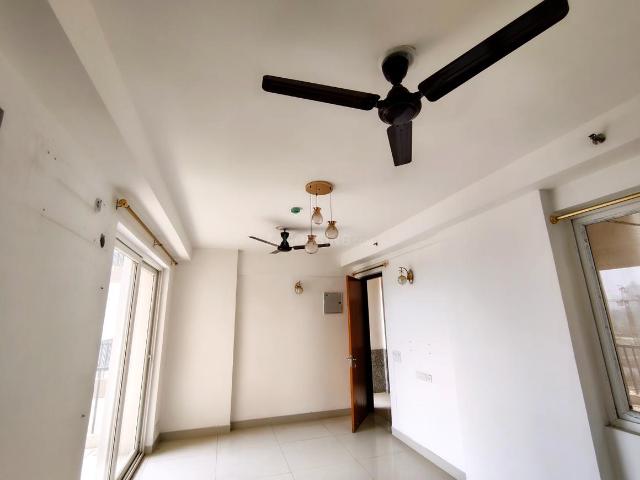 3 BHK Apartment in Sector 107 for rent Noida. The reference number is 20638101