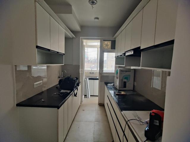 3 BHK Apartment in Sector 107 for rent Noida. The reference number is 20855091