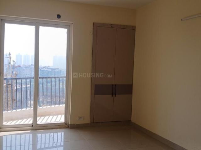3 BHK Apartment in Sector 107 for rent Noida. The reference number is 20881976