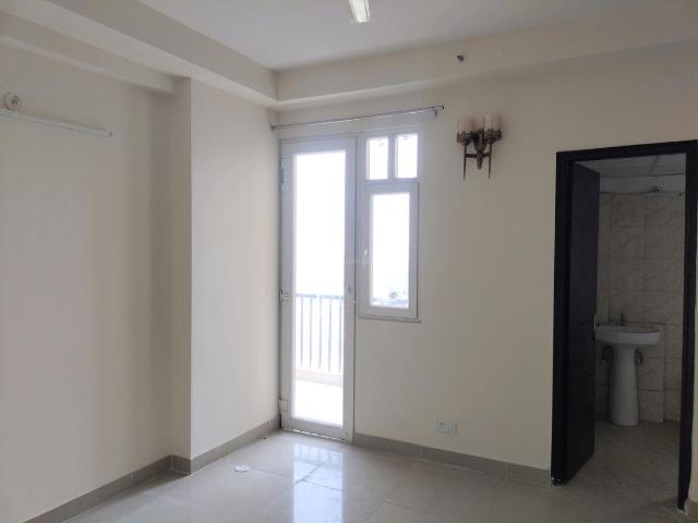 3 BHK Apartment in Sector 107 for resale Noida. The reference number is 19317103