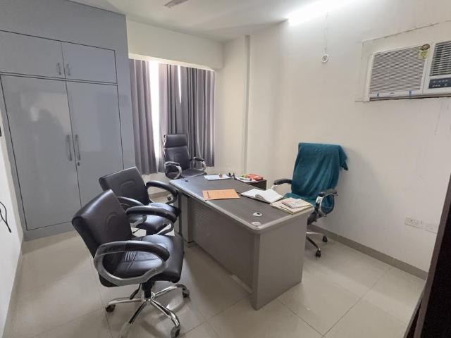 3 BHK Apartment in Sector 107 for resale Noida. The reference number is 20500376