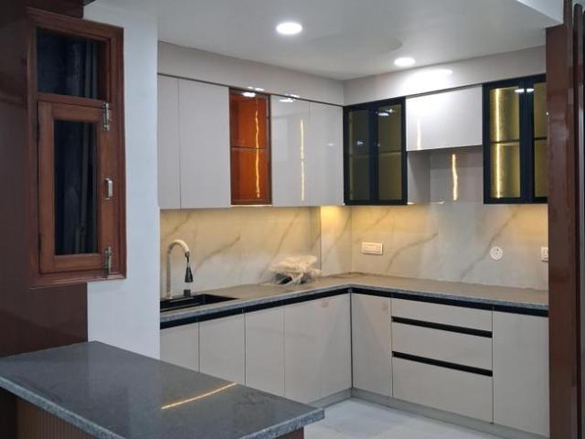 3 BHK Apartment in Sector 104 for resale Noida. The reference number is 18432642