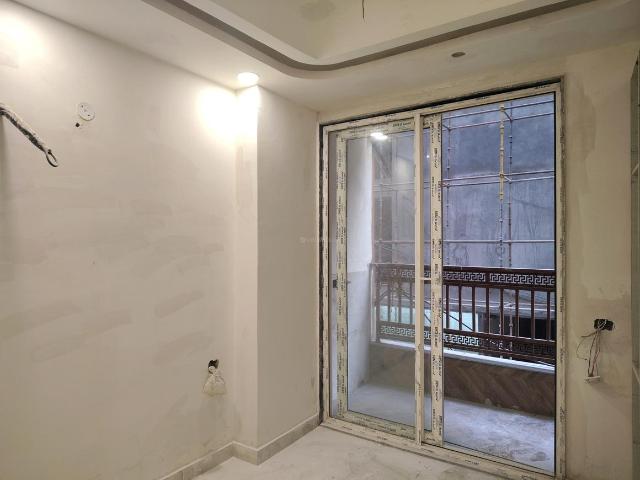 3 BHK Apartment in Sector 104 for resale Noida. The reference number is 19320481