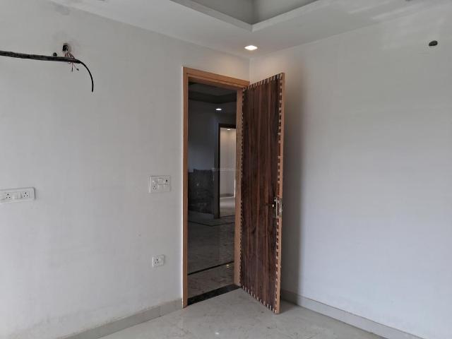 3 BHK Apartment in Sector 104 for resale Noida. The reference number is 19628805