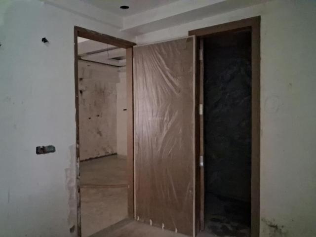 3 BHK Apartment in Sector 104 for resale Noida. The reference number is 19976745
