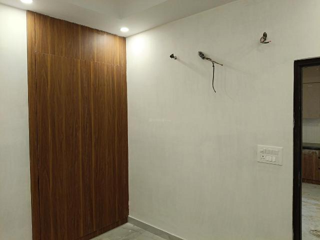3 BHK Apartment in Sector 104 for resale Noida. The reference number is 20389261