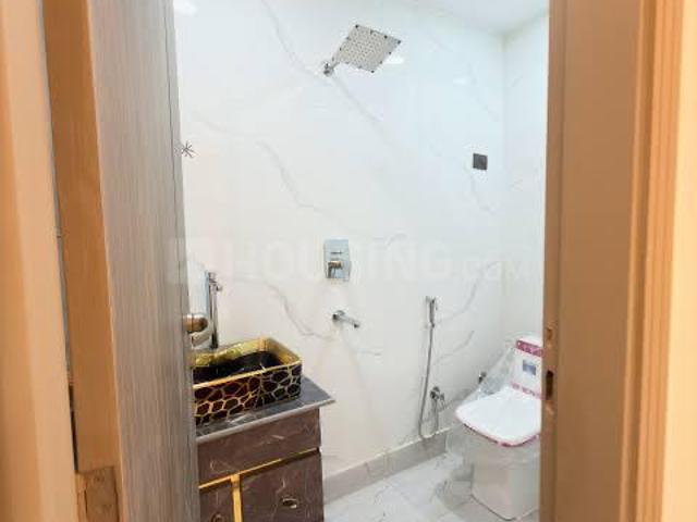 3 BHK Apartment in Sector 104 for resale Noida. The reference number is 20704505