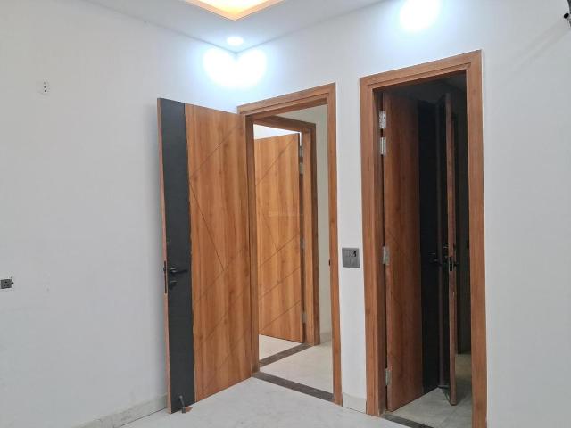 3 BHK Apartment in Sector 104 for resale Noida. The reference number is 21195475