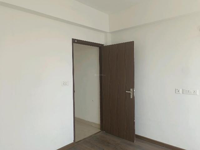 3 BHK Apartment in Sector 104 for resale Gurgaon. The reference number is 18824378