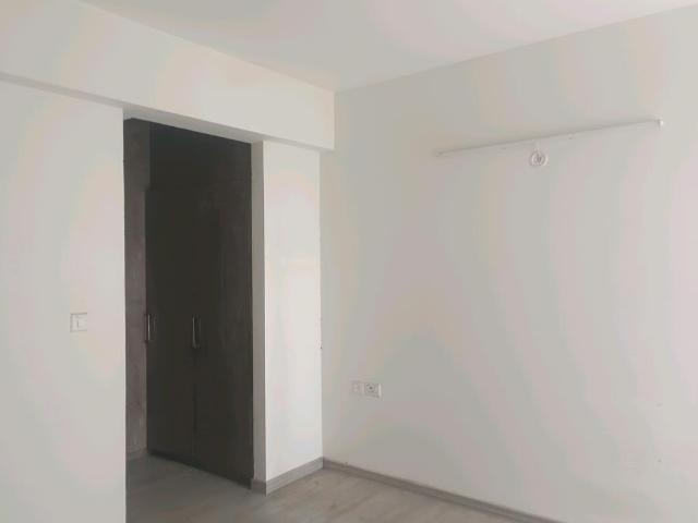 3 BHK Apartment in Sector 104 for resale Gurgaon. The reference number is 20166760