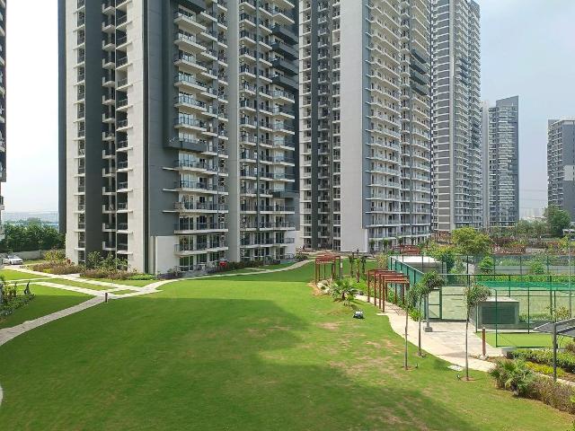 3 BHK Apartment in Sector 106 for rent Gurgaon. The reference number is 21040977