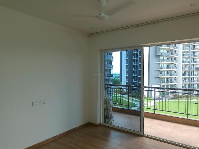 3 BHK Apartment in Sector 106 for resale Gurgaon. The reference number is 21042691