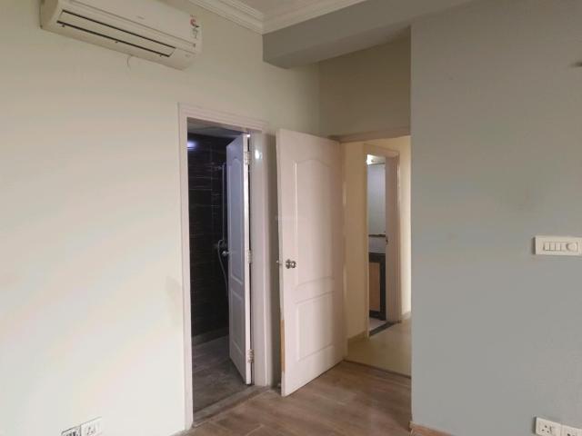 3 BHK Apartment in Sector 109 for rent Gurgaon. The reference number is 18986742