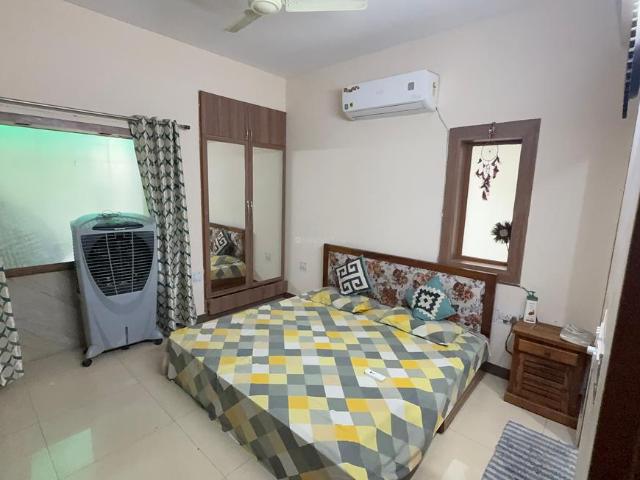 3 BHK Apartment in Sector 10A for rent Gurgaon. The reference number is 20841311