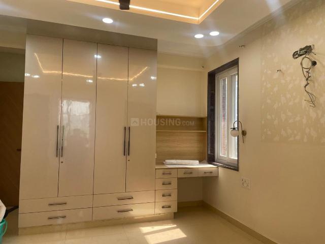 3 BHK Apartment in Sector 110 for rent Noida. The reference number is 19631099