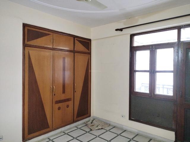 3 BHK Apartment in Sector 11 Dwarka for rent New Delhi. The reference number is 20414908