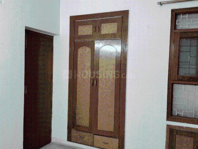 3 BHK Apartment in Sector 11 Dwarka for resale New Delhi. The reference number is 19902077