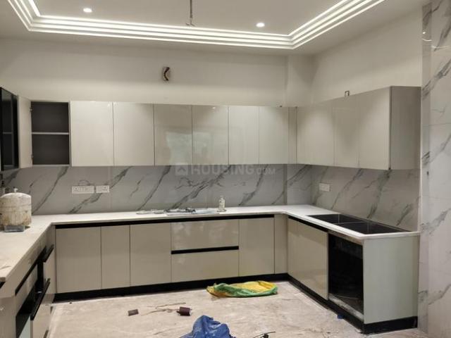 3 BHK Apartment in Sector 11 Rohini for rent New Delhi. The reference number is 21009222