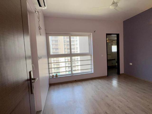 3 BHK Apartment in Sector 121 for rent Noida. The reference number is 20543909