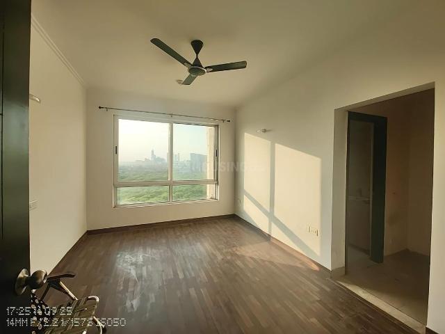 3 BHK Apartment in Sector 128 for rent Noida. The reference number is 18653010