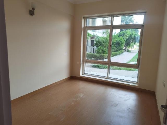 3 BHK Apartment in Sector 128 for rent Noida. The reference number is 20489642