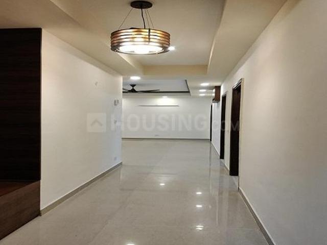 3 BHK Apartment in Sector 128 for resale Noida. The reference number is 20475408