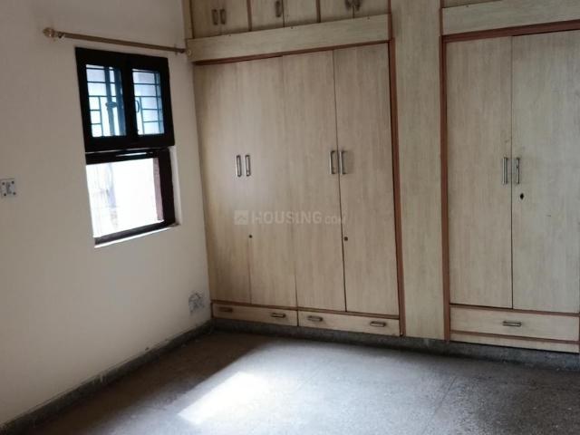 3 BHK Apartment in Sector 12 Dwarka for rent New Delhi. The reference number is 19828006